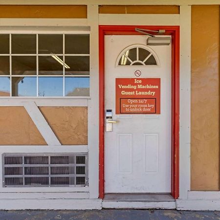 Econo Lodge Pryor Creek Ngoại thất bức ảnh