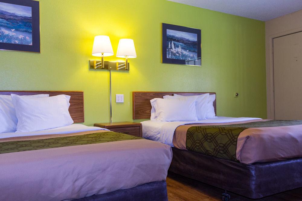 Econo Lodge Pryor Creek Ngoại thất bức ảnh