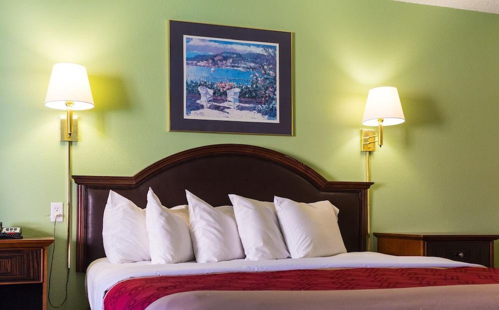 Econo Lodge Pryor Creek Ngoại thất bức ảnh