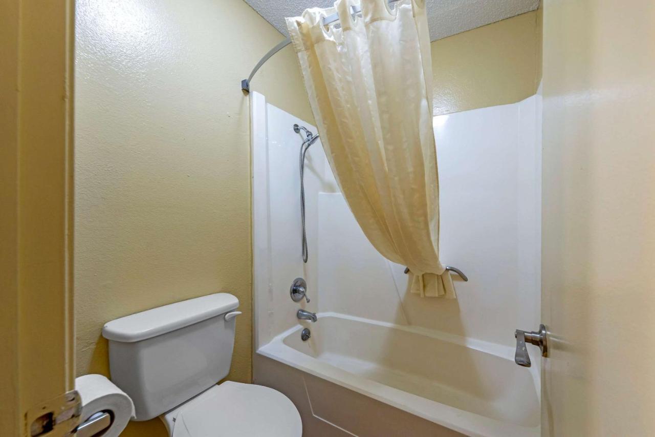 Econo Lodge Pryor Creek Ngoại thất bức ảnh