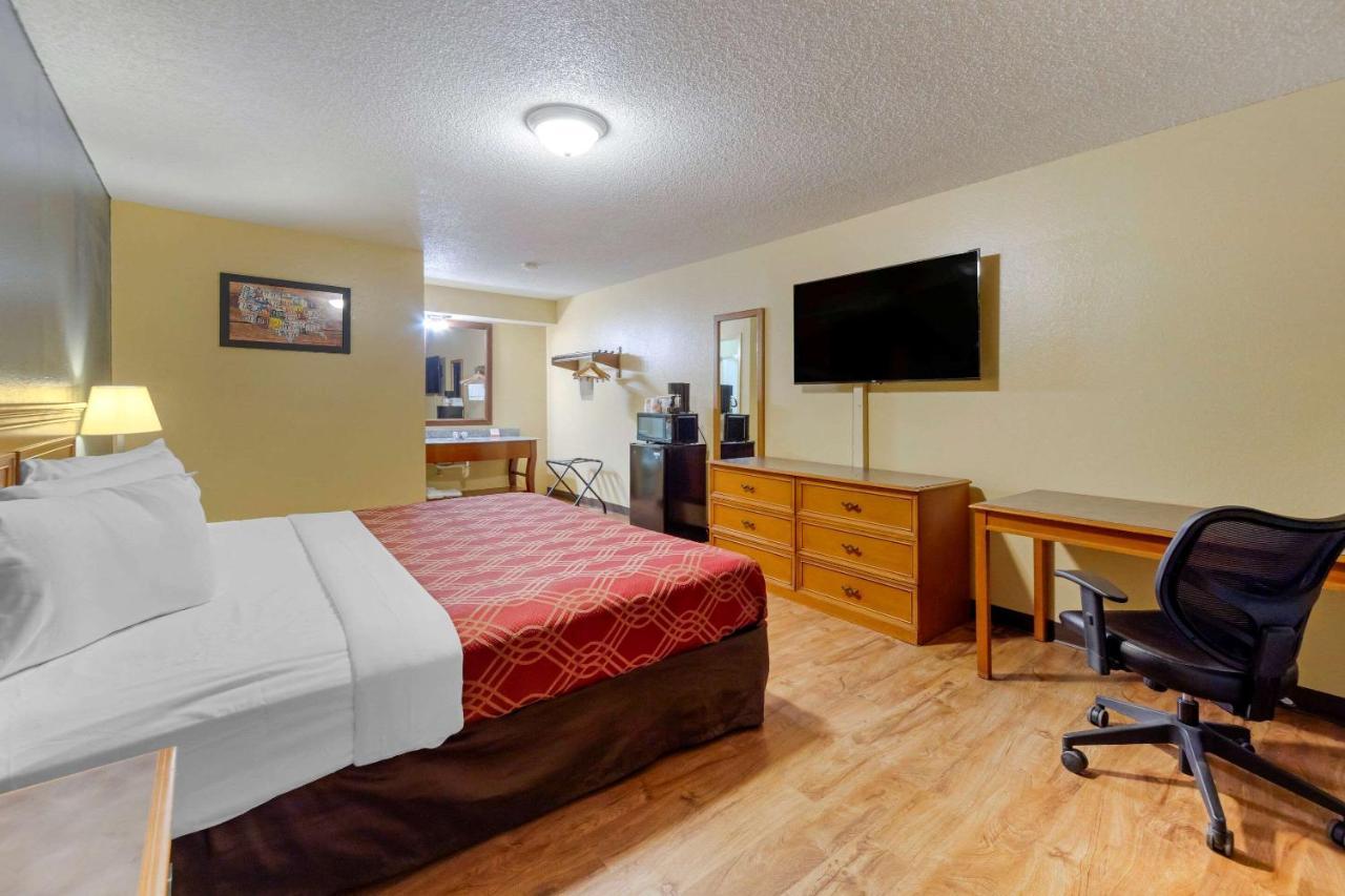 Econo Lodge Pryor Creek Ngoại thất bức ảnh