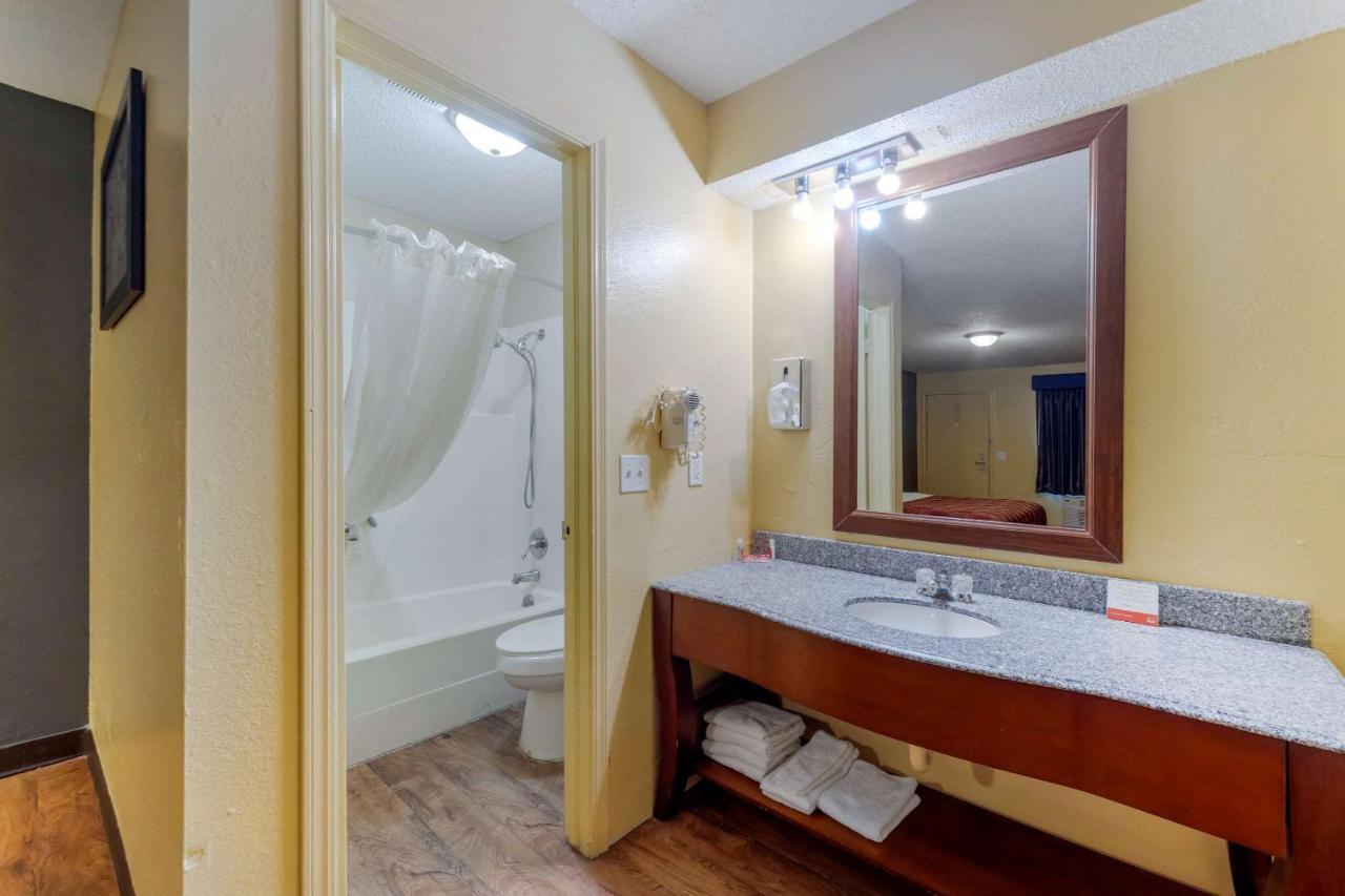 Econo Lodge Pryor Creek Ngoại thất bức ảnh