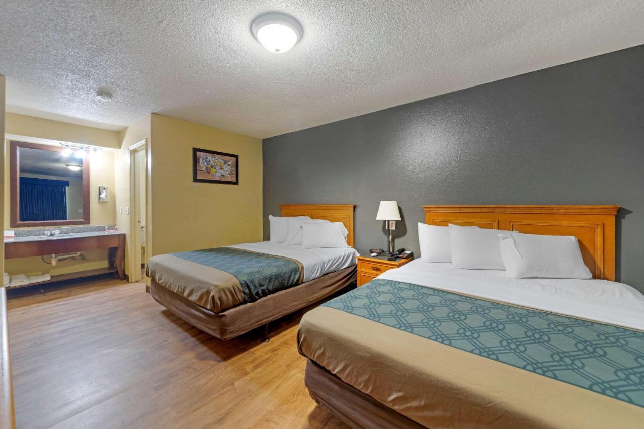 Econo Lodge Pryor Creek Ngoại thất bức ảnh