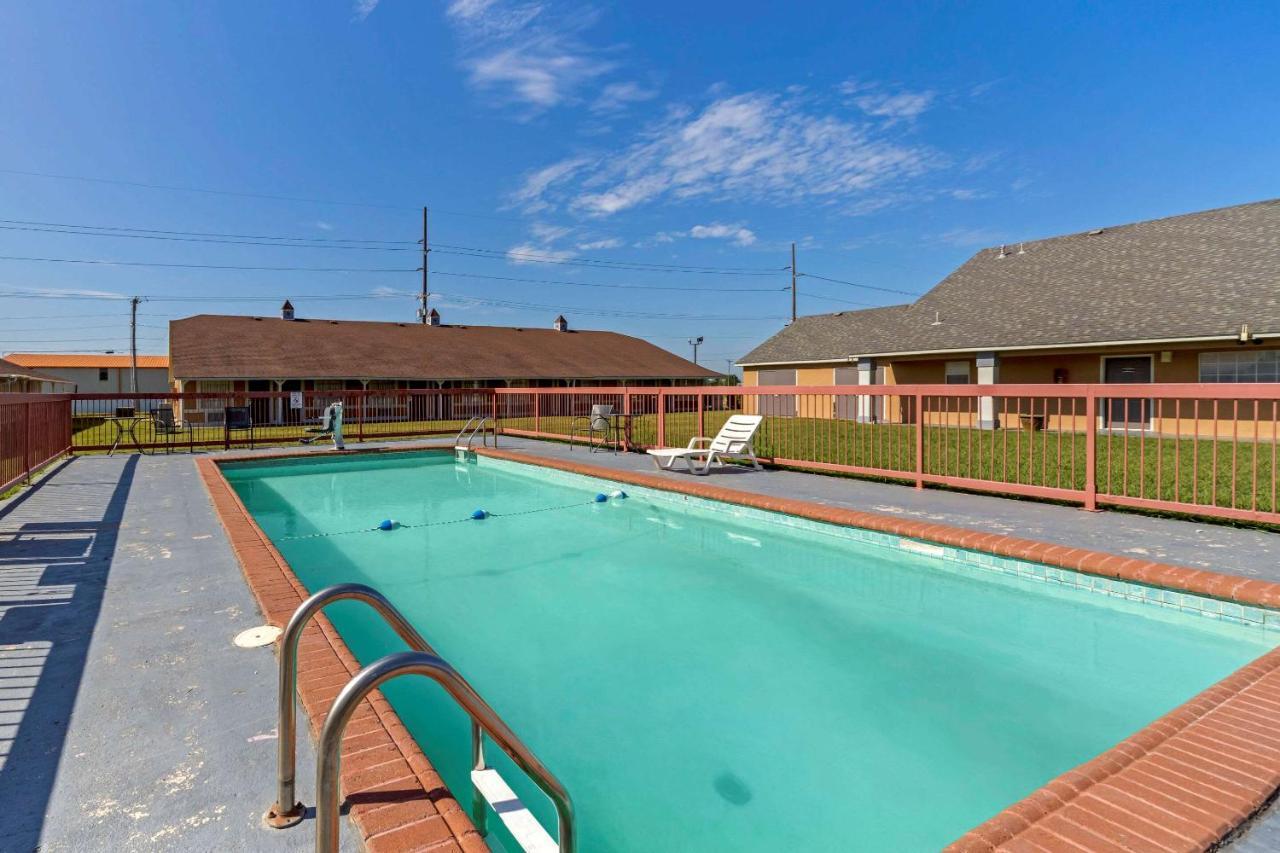 Econo Lodge Pryor Creek Ngoại thất bức ảnh